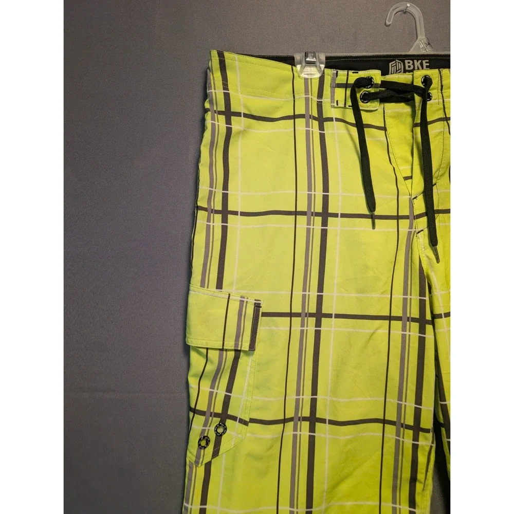 Buckle BKE Sport Board Shorts Mens 36 Lime Green Plaid Slim Fit Swim Trunks